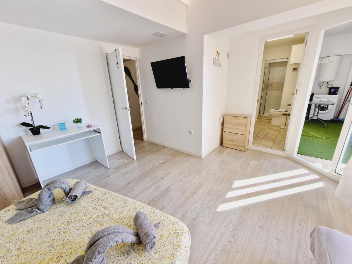 Daniel Beachfront, 2 Rooms Wifi Free Плая де лас Америкас Екстериор снимка